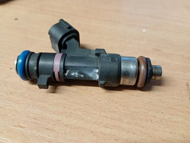 Форсунки електромагнітні 166007S00A NISSAN