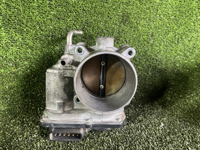 Дросільна заслінка в зборі 2203031020 TOYOTA