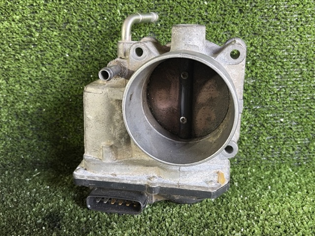 Дросільна заслінка в зборі 2203031020 TOYOTA