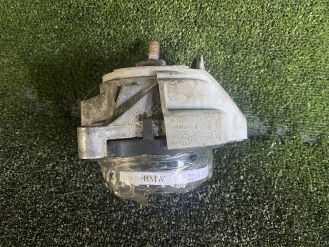 Права подушка двигуна 22116785712 BMW