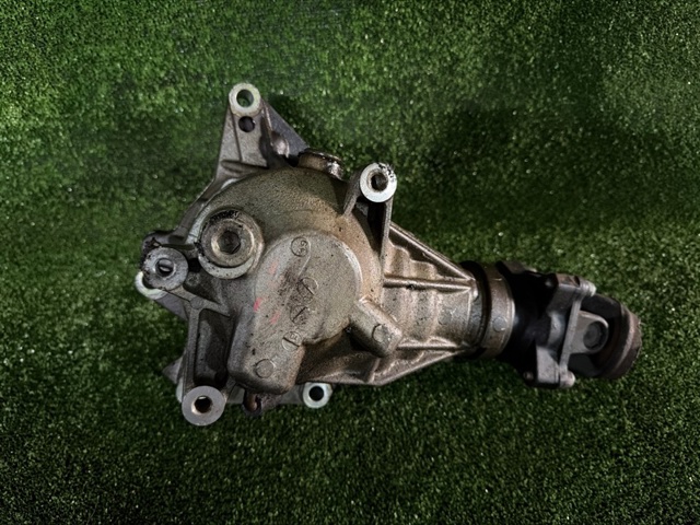 Раздатка (коробка роздавальна) 33100JD600 NISSAN