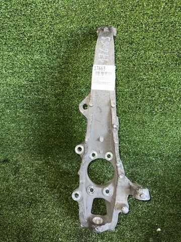 Кулак поворотний передній правий 400141CA0A NISSAN