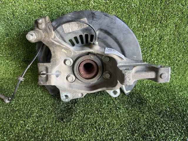 Цапфа поворотного кулака 400153JA1A NISSAN