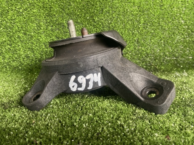 Права подушка мотора 41022AG021 SUBARU