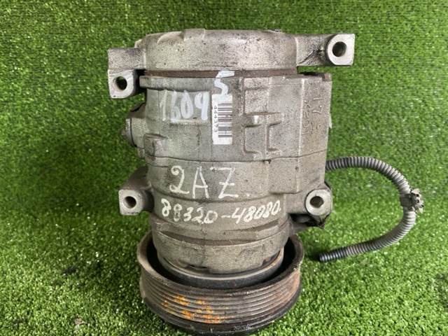 Компресор кліматичної установки 4472204063 TOYOTA