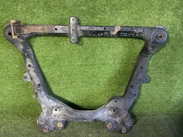 Підрамник передній 5110008010 TOYOTA