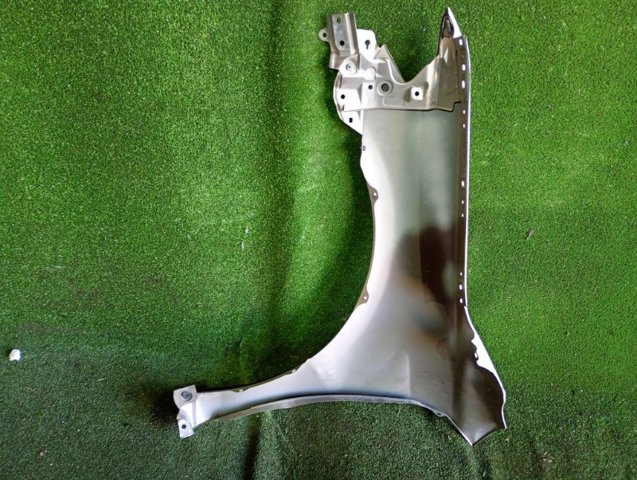 Переднє праве крило 5380106110 TOYOTA