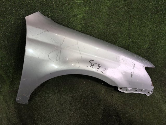 Переднє праве крило 53811AC050 TOYOTA