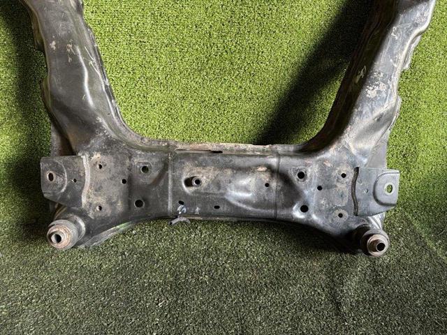 Передня балка 54400JG00A NISSAN