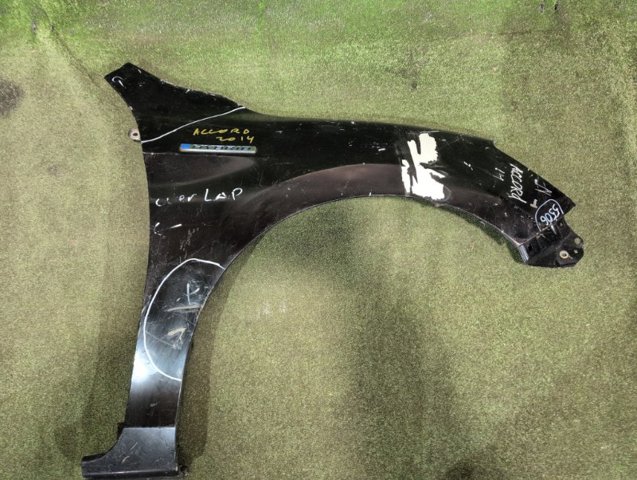 Переднє праве крило 60211T2FA90ZZ HONDA