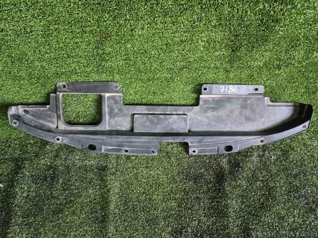 Накладка верхня передній панелі / супорта радіатора 620785AA0A NISSAN