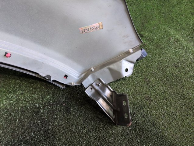 Бічна частина передня ліва 663111U020 HYUNDAI