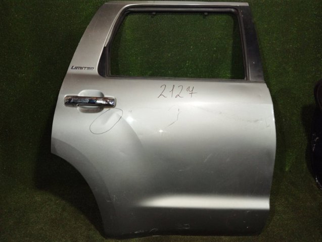 Двері пасажирські задні праві 670030C160 TOYOTA