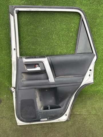 Двері задні, праві 6700335240 TOYOTA