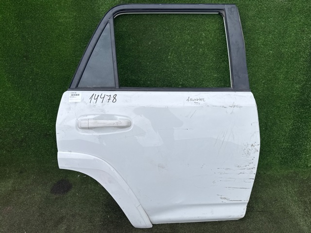 Двері пасажирські задні праві 6700335240 TOYOTA
