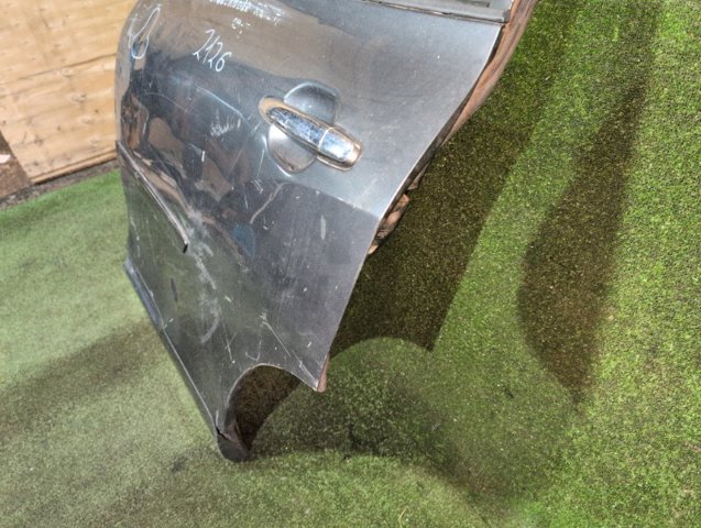 Двері задні 6700448120 TOYOTA