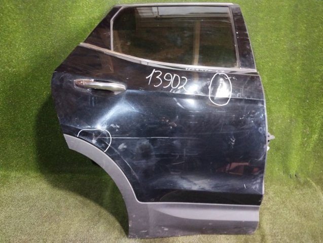 Двері пасажирські задні праві 770044Z000 HYUNDAI