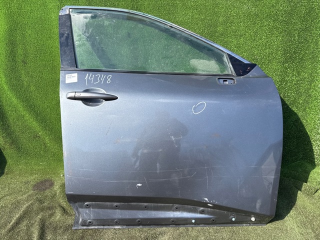 Дверка передня права 801006RR0A NISSAN