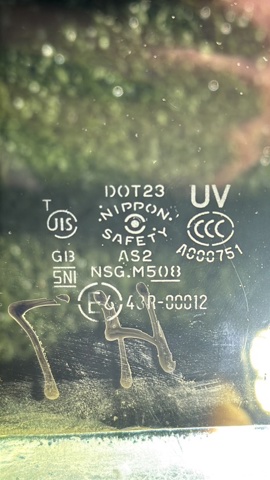 Скло водійських дверей 803014GA0A NISSAN