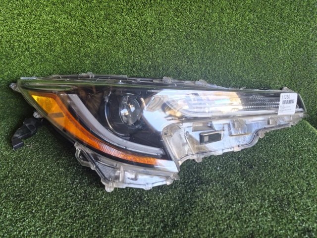 Права блок фара 8111002S50 TOYOTA