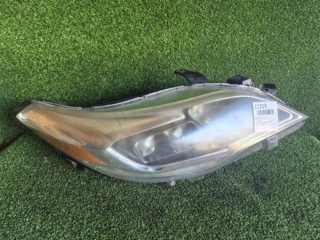 Фара правая 8111007121 TOYOTA