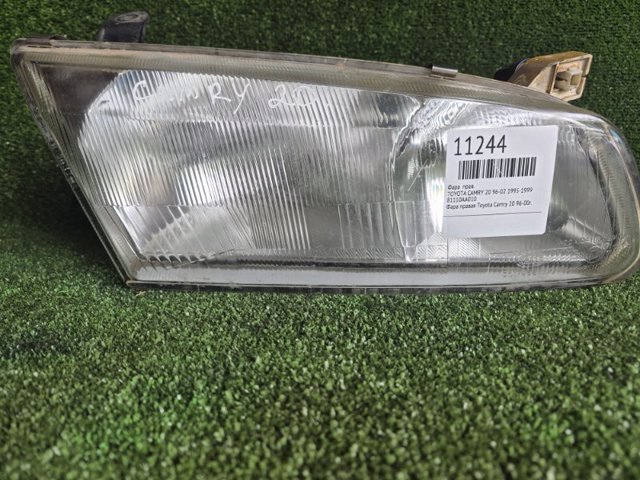 Фара правая 81110AA010 TOYOTA
