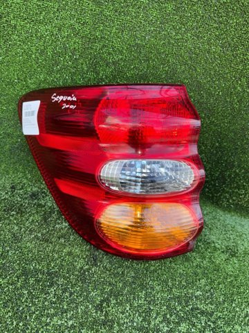 Задня ліва зовнішня фара 815600C020 TOYOTA
