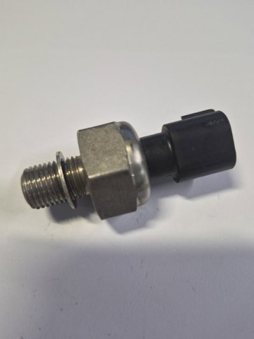 Датчик тиску палива 8945822010 TOYOTA
