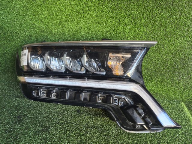 Фара передня права 92102R5200 HYUNDAI