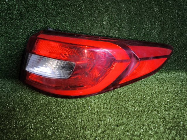 Задній правий зовнішній ліхтар 92402C2000 HYUNDAI
