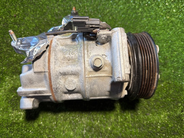 Компресор кліматичної установки 926005CA0B NISSAN