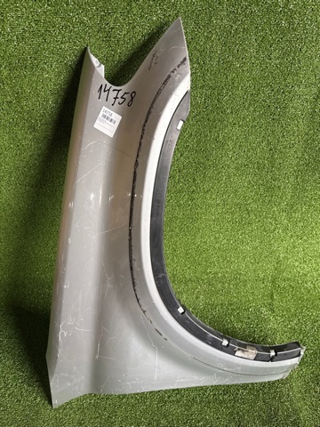 Переднє праве крило A1648800206 MERCEDES