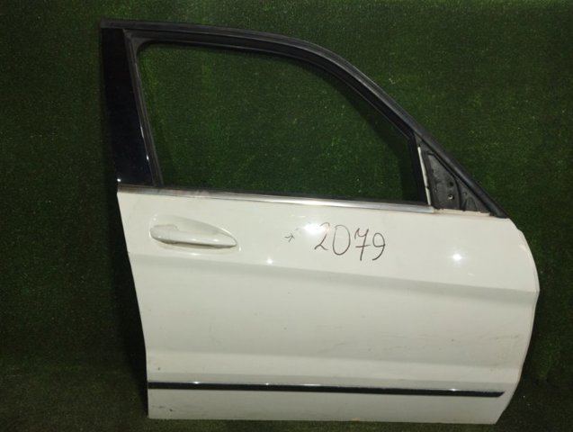 Пасажирські передні двері A2047200805 MERCEDES
