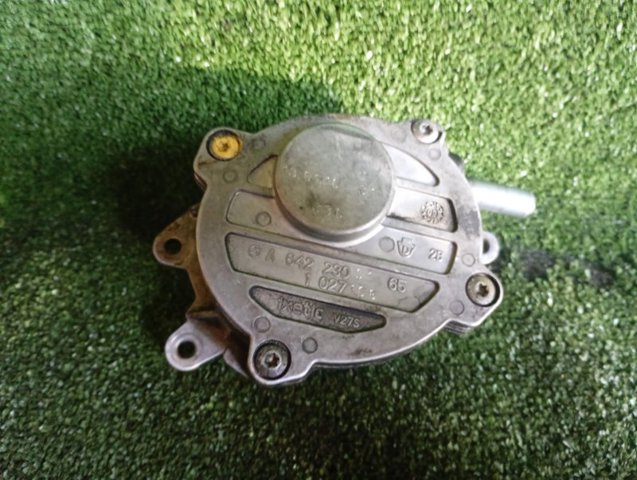 Насос вакуумний A6422300165 MERCEDES