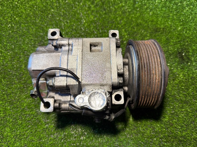 Компресор кліматичної установки EH6461450 MAZDA