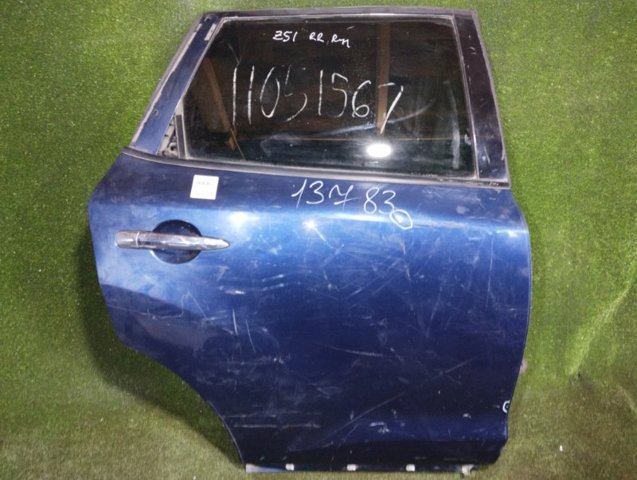 Двері пасажирські задні праві H210M1AAAA NISSAN