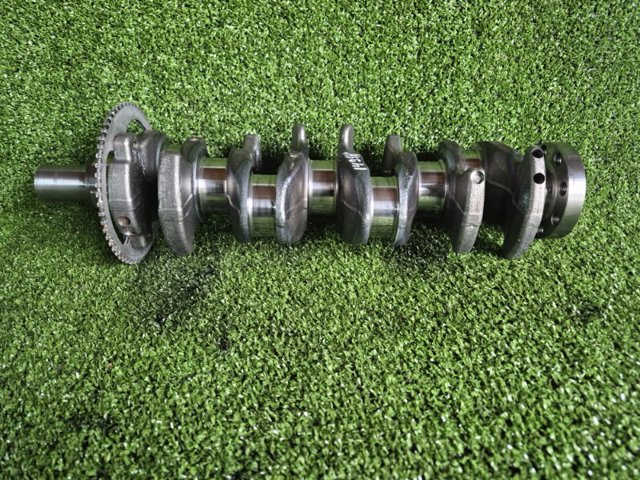 Колінвал двигуна SH0111300C MAZDA