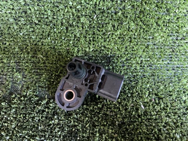 Датчик впуску повітря SH0318211 MAZDA