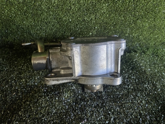 Насос вакуумний SH1518G00A MAZDA