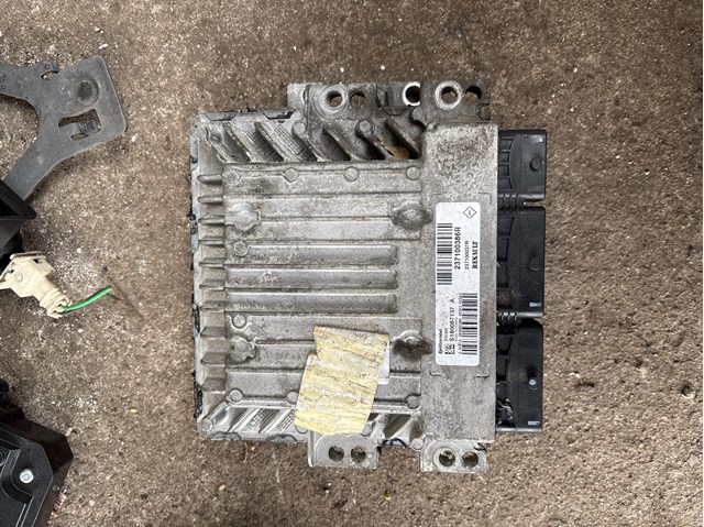 Блок двигуна 237100386R RENAULT
