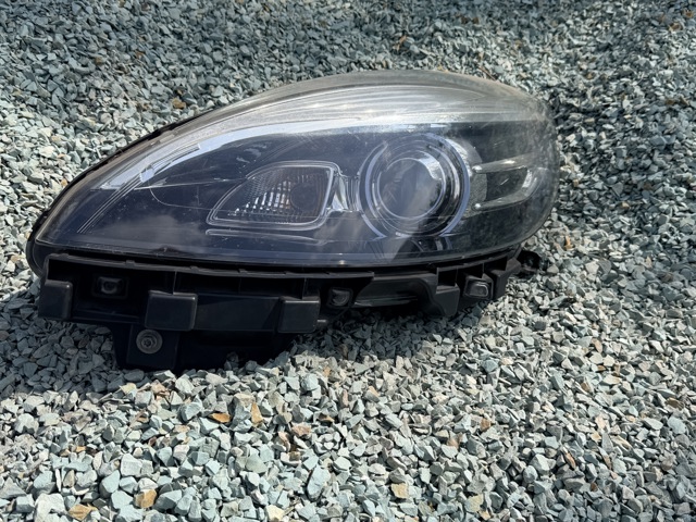 Фара дальнього світла в зборі 260607160R RENAULT
