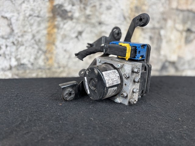 Блок АБС гідравлічний 476606075R RENAULT
