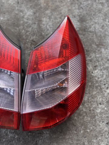 Задній правий стоп 8200127702 RENAULT