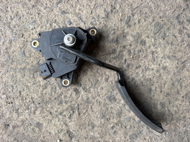 Педаль акселератора 8200159647 RENAULT