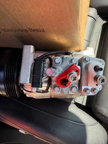 Компресор системи кондиціювання A0008309902 MERCEDES