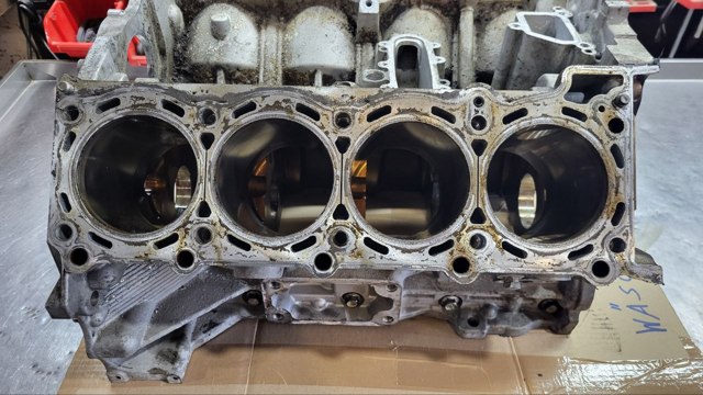 Блок циліндрів двигуна 110009FV1A NISSAN