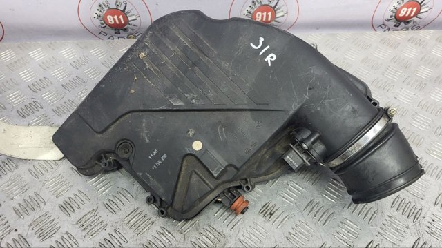 Корпус повітряного фільтра, правий 13717577463 BMW