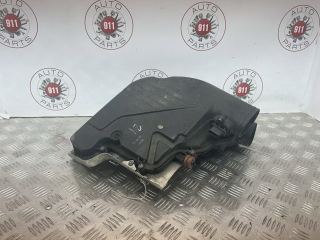 Корпус повітряного фільтра, лівий 13717577464 BMW