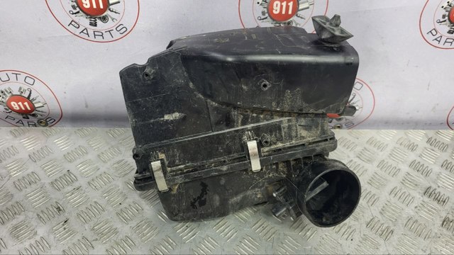 Коробка фільтра 13718580424 BMW