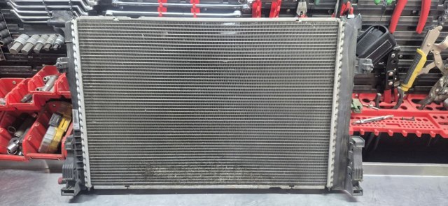 Радіатор водяний 214105DC0A NISSAN